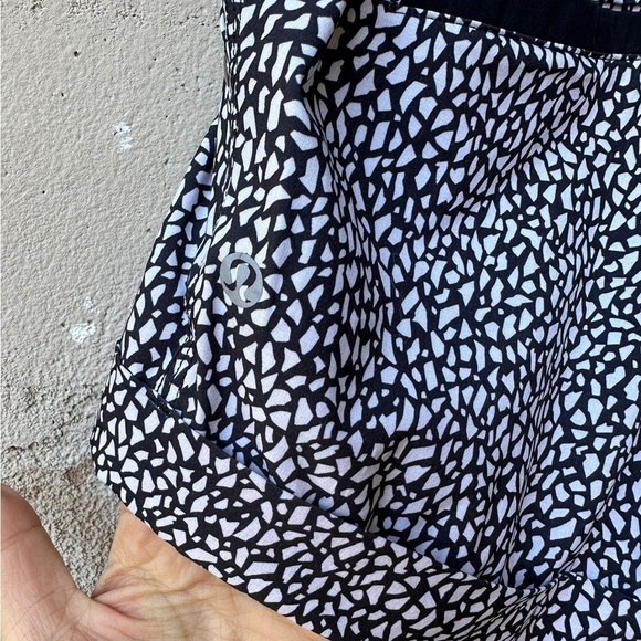 Lululemon Spring Break Away Short  Miss Mosaic Black Size 2 - Picture 6 of 9